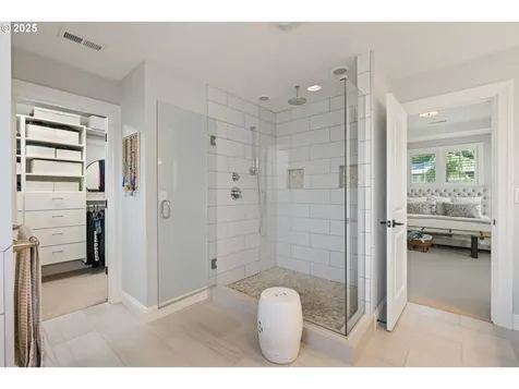 5328 Lower Drive Lake Oswego OR 97035
