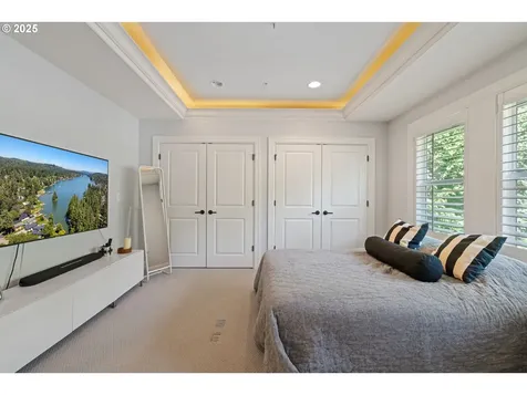 5328 Lower Drive Lake Oswego OR 97035