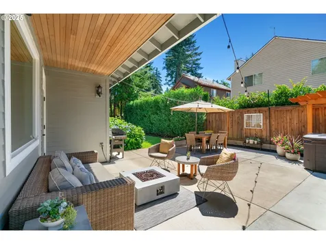 5328 Lower Drive Lake Oswego OR 97035