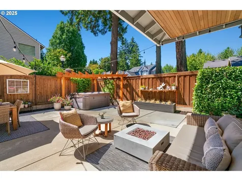 5328 Lower Drive Lake Oswego OR 97035