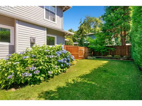 5328 Lower Drive Lake Oswego OR 97035