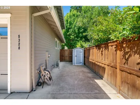 5328 Lower Drive Lake Oswego OR 97035