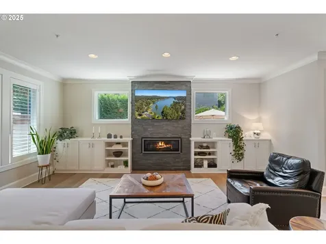 5328 Lower Drive Lake Oswego OR 97035