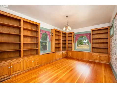 2822 Crocker Road Eugene OR 97404