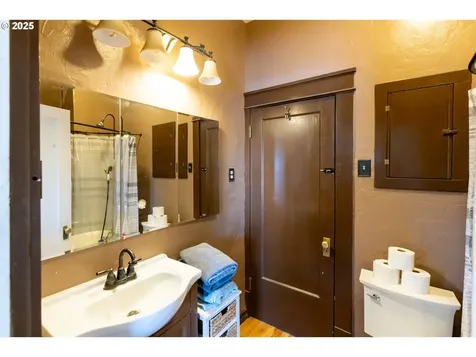 1102 S Roosevelt Street Goldendale WA 98620