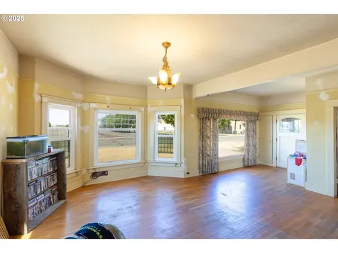 1102 S Roosevelt Street Goldendale WA 98620