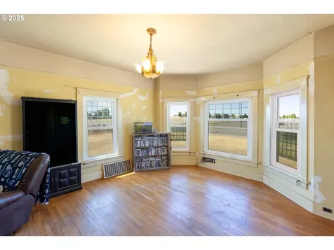 1102 S Roosevelt Street Goldendale WA 98620