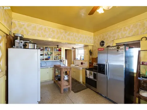 1102 S Roosevelt Street Goldendale WA 98620