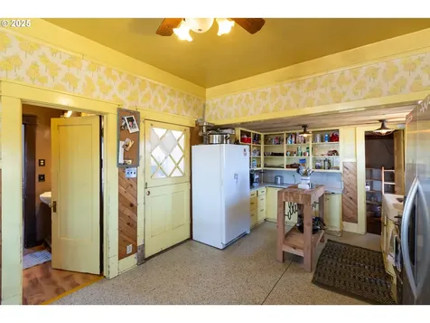 1102 S Roosevelt Street Goldendale WA 98620