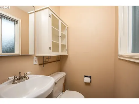 816 Barrett Avenue Eugene OR 97404