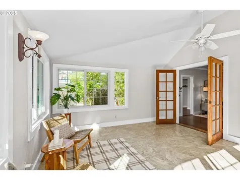 40 N L Street Cottage Grove OR 97424