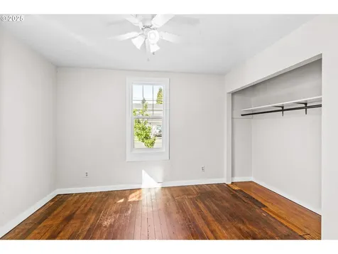 40 N L Street Cottage Grove OR 97424