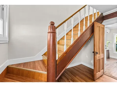 40 N L Street Cottage Grove OR 97424