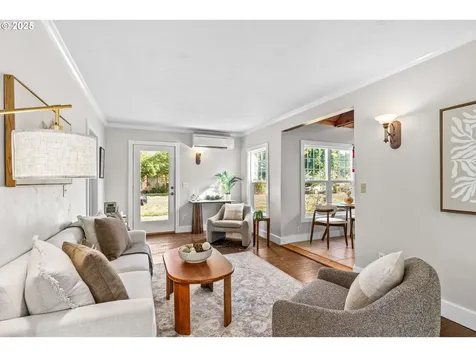 40 N L Street Cottage Grove OR 97424