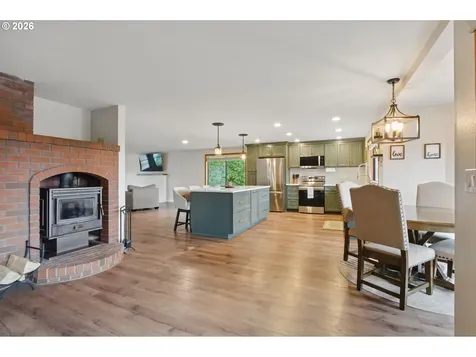 3914 S Circle Washougal WA 98671