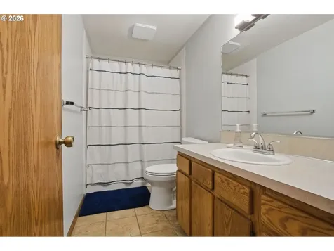 3914 S Circle Washougal WA 98671