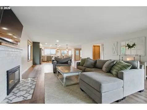 3914 S Circle Washougal WA 98671