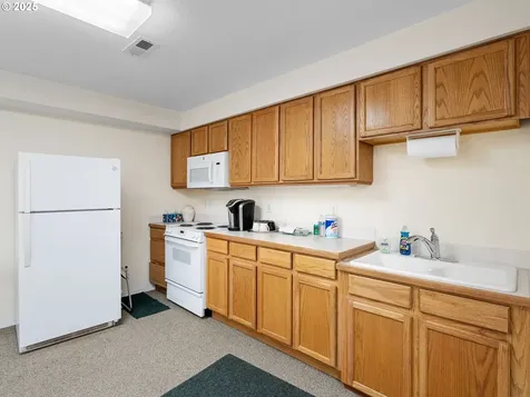 15510 NE Knott Street Portland OR 97230