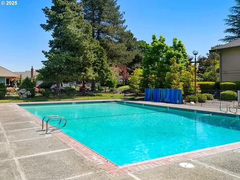 15510 NE Knott Street Portland OR 97230