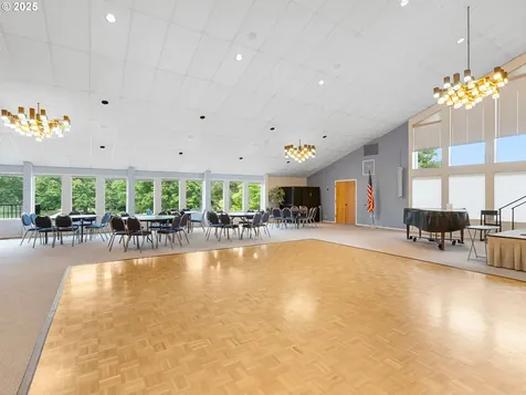 15510 NE Knott Street Portland OR 97230