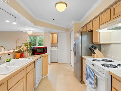 15510 NE Knott Street Portland OR 97230