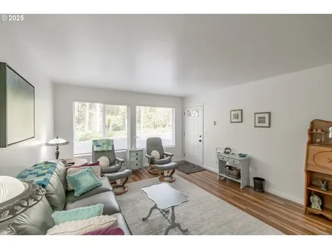 1725 NW 22nd Street Lincoln City OR 97367