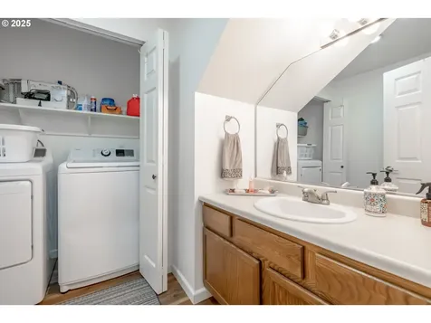 1725 NW 22nd Street Lincoln City OR 97367
