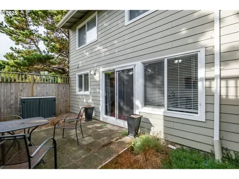 1725 NW 22nd Street Lincoln City OR 97367