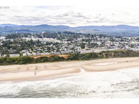 1725 NW 22nd Street Lincoln City OR 97367