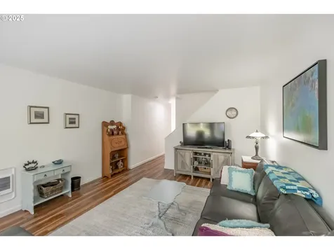 1725 NW 22nd Street Lincoln City OR 97367