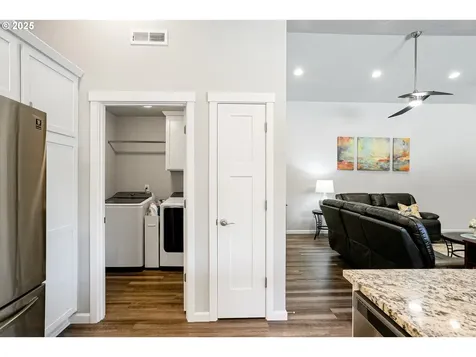 2054 SE Academy Street Dallas OR 97338