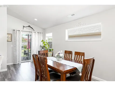 2054 SE Academy Street Dallas OR 97338