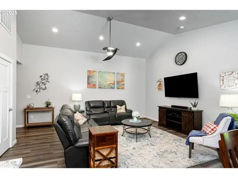 2054 SE Academy Street Dallas OR 97338