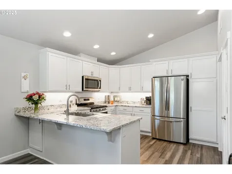 2054 SE Academy Street Dallas OR 97338