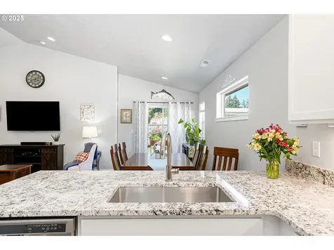 2054 SE Academy Street Dallas OR 97338