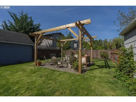 109 S Church Street Newberg OR 97132