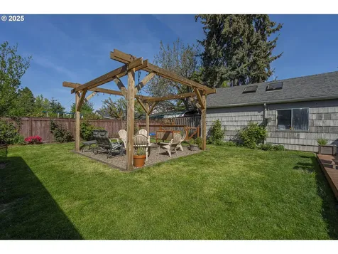 109 S Church Street Newberg OR 97132