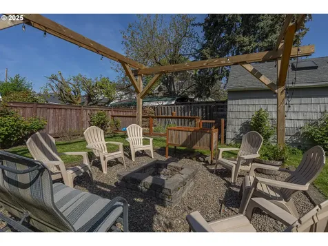 109 S Church Street Newberg OR 97132