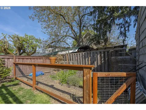 109 S Church Street Newberg OR 97132