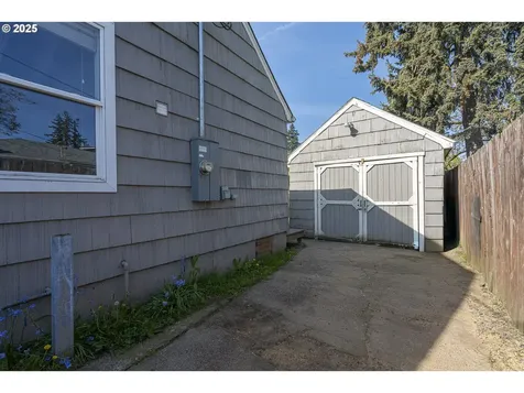 109 S Church Street Newberg OR 97132
