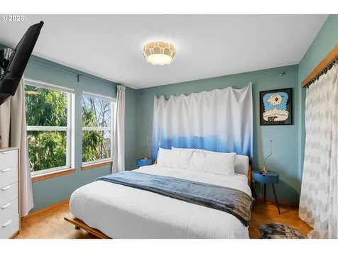837 NE Roselawn Street Portland OR 97211