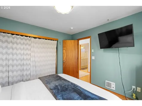 837 NE Roselawn Street Portland OR 97211