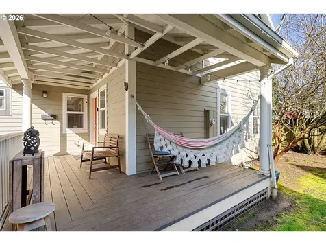 837 NE Roselawn Street Portland OR 97211