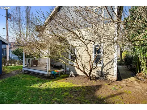 837 NE Roselawn Street Portland OR 97211