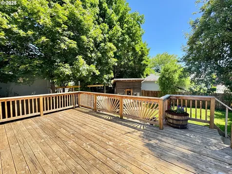 1616 NE Franklin Street Camas WA 98607