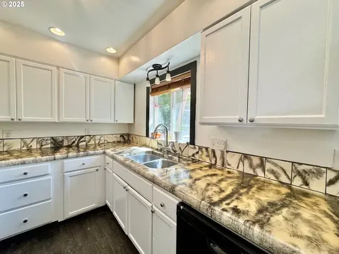 1616 NE Franklin Street Camas WA 98607