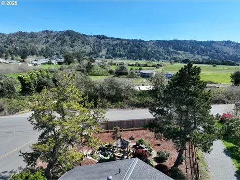 97950 Holly Lane Brookings OR 97415