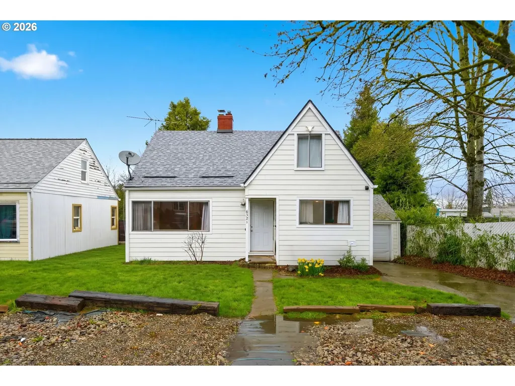 6321 NE Simpson Street Portland OR 97218
