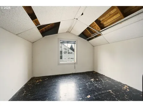 6321 NE Simpson Street Portland OR 97218