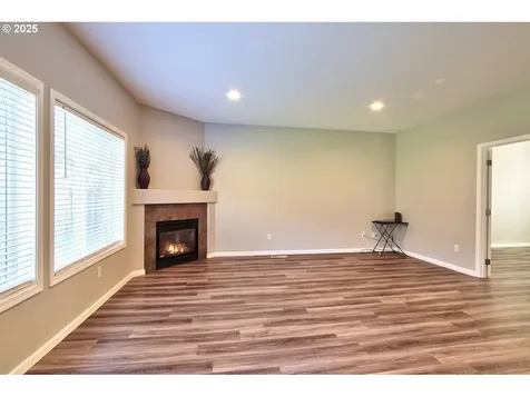 300 SW Mt Mazama Street Mcminnville OR 97128